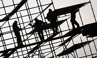 Die deutsche Wirtschaft schwächelt - auch die Baubranche steckt in der Krise (Archivbild). - Christian Charisius/dpa