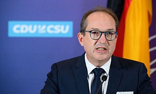 «Wer gegen Israel hetzt, soll mit mindestens sechs Monaten Haft rechnen müssen»: Alexander Dobrindt. - Bernd von Jutrczenka/dpa