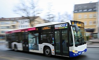 Der Mann öffnete die hintere Tür mit einem Sicherheitshebel. - Niklas Tüns (Symbolbild)