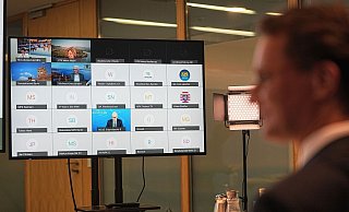 NRW-Ministerpräsidnt Hendrik Wüst spricht zu Beginn der MPK in einer Videokonferenz. - Foto: Michael Kappeler/dpa