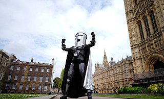 Quatschkandidaten wie Count Binface alias Komiker Jon Harvey haben in Großbritannien Tradition. - Aaron Chown/PA Wire/dpa