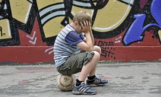 Ärzte diagnostizierten bei 1,9 Prozent der Schüler eine zumeist mittelschwere depressive Episode und bei 2,2 Prozent eine Angststörung. - picture alliance