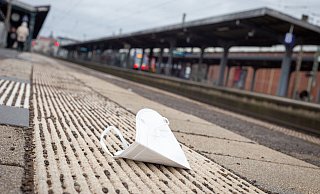 Die Maskenpflicht in Bussen und Bahnen ist gefallen. - Niklas Tüns
