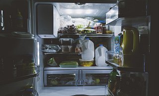 Der Kühlschrank hält unsere Lebensmittel frisch. Ist er aber zu kalt eingestellt, merken wir das auf der Stromrechnung (Symbolbild). - Pixabay