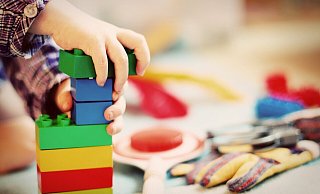 Gegen Kita-Mitarbeiterinnen wurden Vorwürfe erhoben. - (Symbolbild): Pixabay