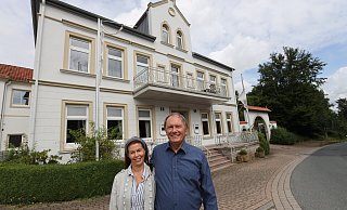 Ines und Uwe Krabbe sind ein Teil des Unternehmens "Greenfiber". Sie  zögerten keine Sekunde, das Traditionshaus zu erwerben. - Nicole Sielermann