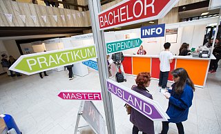 Praktikumsplätze sind für Schüler in Corona-Zeiten auch in Paderborn nicht leicht zu finden. - picture alliance / dpa Themendienst