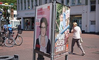Die Fraktion Bündnis für Gütersloh spricht sich dafür aus, dass es künftig weniger Wahlplakate geben soll. Dieses Bild ist im Mai 2017 entstanden. - Stefan Boes
