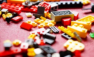 Die Frau handelte mit Lego- und Starwars-Spielzeug. - Pixabay