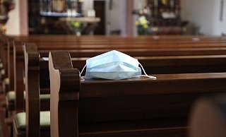 Die evangelische Kirche verzichtet auf Präsenz-Gottesdienste - die Katholiken werden Messen halten.  - Symbolfoto/picture alliance
