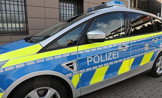 Die Polizei sucht Zeugen, die Hinweise auf den schwarzen Mercedes geben können. - Simone Flörke