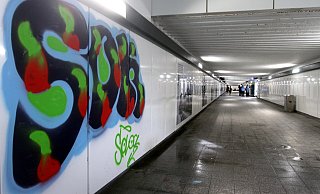 Graffiti im Bahnhofstunnel ärgern die Leserin. - Dirk Windmöller