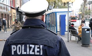 Der Bereich um das Westerntor wird verstärkt von der Polizei und von Mitarbeitern des Ordnungsamtes kontrolliert. - Holger Kosbab