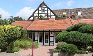 Der Beckerkrug bleibt geöffnet. Die Gerüchte stimmen nicht, sagen die Inhaber Una und Klaus Margenberg. - Susanne Barth