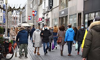 Busse hatten teils Verspätung wegen des massiven Ansturms auf die Innenstadt. - BARBARA FRANKE