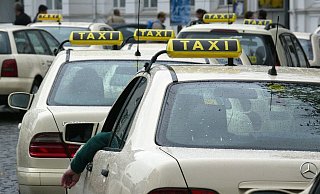 Eine Taxifahrerin hat eine Seniorin vor Enkeltrick-Betrügern geschützt. - Andreas Frücht