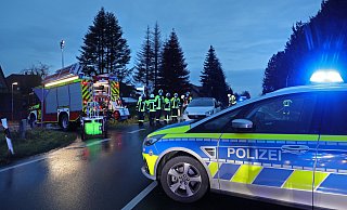 Unfall Bielefelder Straße Feuerwehr Polizei - Frank-Michael Kiel-Steinkamp
