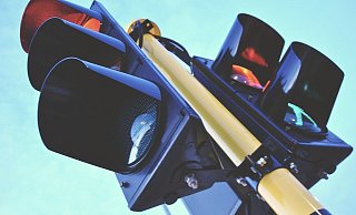 Die Ampelanlage an der Kreuzung von Südring und Husener Straße wird am Dienstagvormittag gewartet. - Pixabay (Themenbild)