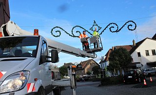 Insgesamt sieben weihnachtliche Elemente werden schon seit vielen Jahren in der Innenstadt aufgehängt. - Anastasia von Fugler