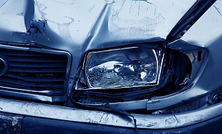 Beide Autofahrer wurden bei der Kollision verletzt und ins Krankenhaus gebracht. - pixabay