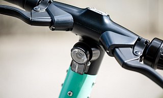 Eine E-Roller-Fahrerin ist bei einem Unfall schwer verletzt worden. Symbolbild: Pixabay