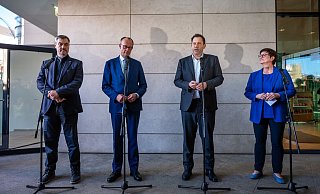 An diesem Montag gehen die Koalitionsverhandlungen von CDU, CSU und SPD in die voraussichtliche Schlussrunde. - Michael Kappeler/dpa