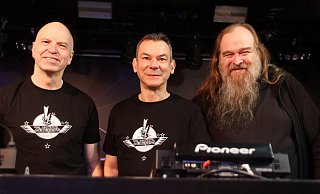 Die ehemaligen Dj´s des Helleparks feiern Revival (v.l.n.r.): Thomas (62), Martin (63) und GeeKay (62). - Claus Frickemeier