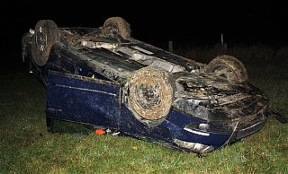 Am Wagen entstand Totalschaden. - Polizei Höxter
