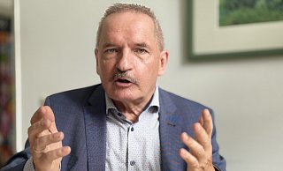 Höxters VHS-Leiter Rainer Schwiete geht in den Ruhestand. - Ralf T. Mischer