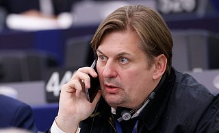 AfD-Politiker Maximilian Krah zieht sich aus dem Bundesvorstand der Partei zurück. - Jean-Francois Badias/AP/dpa
