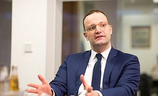 Gesundheitsminister Jens Spahn (CDU) will, dass Kliniken Corona-Patienten priorisieren. - Oliver Krato