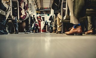 Regionalverkehr müsste besser organisiert und ebenfalls erweitert werden, meint ein Experte. - Pixabay