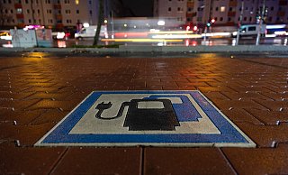 Die Bundesregierung wollte bis zum Jahr 2030 mindestens 15 Millionen Batterieautos auf den Straßen. Nach Hochrechnung der Unternehmensberatung Deloitte könnten es gut 11 Millionen werden. - Hannes P. Albert/dpa
