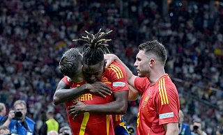 Die Spanier um Nico Williams (M.), Alvaro Morata (l) und Aymeric Laporte wurden Europameister. - Federico Gambarini/dpa