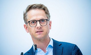CDU-Generalsekretär Carsten Linnemann spricht bei einer Pressekonferenz. - Michael Kappeler/dpa