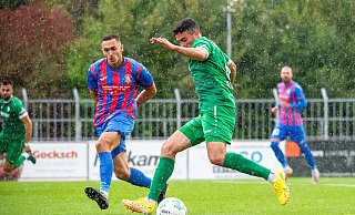 Am Ball bleiben: Adrian Bravo Sanchez und der SV Rödinghausen gehen trotz personeller Probleme als Favorit in das Heimspiel gegen die SG Wattenscheid 09. - Joel Beinke