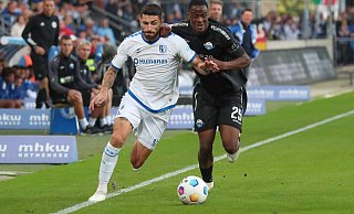 SCP-Youngster Ilyas Ansah (r.) lieferte sich bei seinem Zweitliga-Debüt packende Duelle mit Magdeburgs Verteidiger Cristiano Piccini. - Imago Images