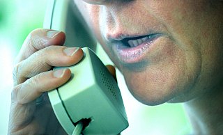 Unbekannte haben sich im Kreis Minden-Lübbecke schon wieder als falsche Polizisten ausgegeben. (Themenfoto) - Andreas Frücht