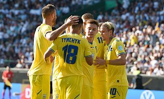 Das ukrainische Nationalteam trifft in Leverkusen auf Italien. - Carmen Jaspersen/dpa