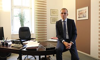 Alexander Fischer in seinem Büro im Stadthaus, in dem er zwei Legislaturperioden als Bürgermeister in Höxter gearbeitet hat. - Simone Flörke