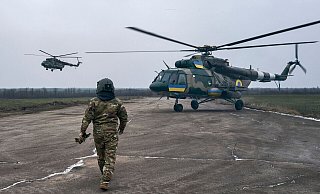 Ein ukrainischer Militärflugplatz in Cherson nahe der Frontlinie. - Libkos/AP/dpa