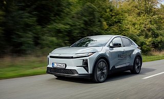 Der neue Toyota C-HR+ startet als reines Elektroauto und ist voraussichtlich ab Frühjahr 2026 erhältlich. - Lukas Wagneter/Toyota/dpa-tmn
