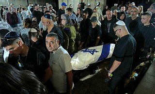 Bislang hat die Hamas neun Geisel-Leichen an Israel übergeben. - Francisco Seco/AP/dpa