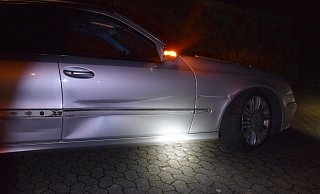 Am Mercedes entstand erheblicher Sachschaden. - Kreispolizeibehörde Herford