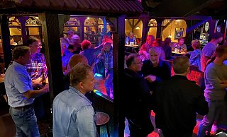 Bis tief in die Nacht bleibt die Tanzfläche im Alexa ein Anziehungspunkt. - Guitano Darhoven