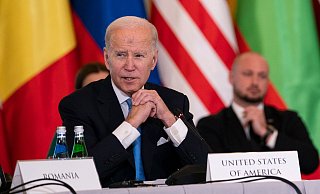 US-Präsident Joe Biden spricht während eines Treffens mit den Staats- und Regierungschefs des «Bukarest 9»-Formats, einer Gruppe von neun Ländern, die die Ostflanke der Nato bilden. - Evan Vucci/AP/dpa