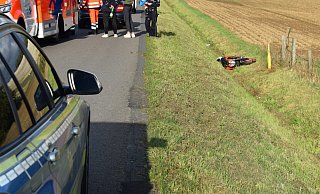 Der Motorradfahrer landete im Graben. - Polizei Herford