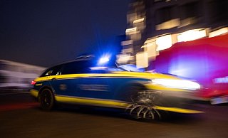 Die Leichen wurden in einem Wohnhaus gefunden. (Symbolbild) - Marijan Murat/dpa