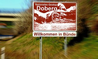 Weist ein Schild an der Autobahn 30 in Bünde zukünftig auf das Nationale Geotop Doberg hin? - Gerald Dunkel