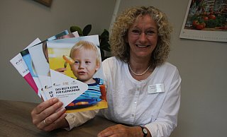 Neben der persönlichen Beratung hat Ernährungsberaterin Pia-Christiana Bank auch einige Broschüren, die sie ihren Klienten bei Interesse mitgibt. - Anne Neul
